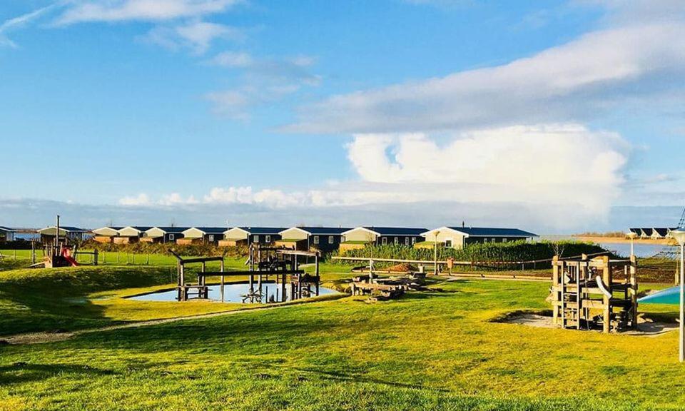 Bj Chalets: Cozy Family-Friendly Chalet at Lauwersoog Holiday Park Exterior photo