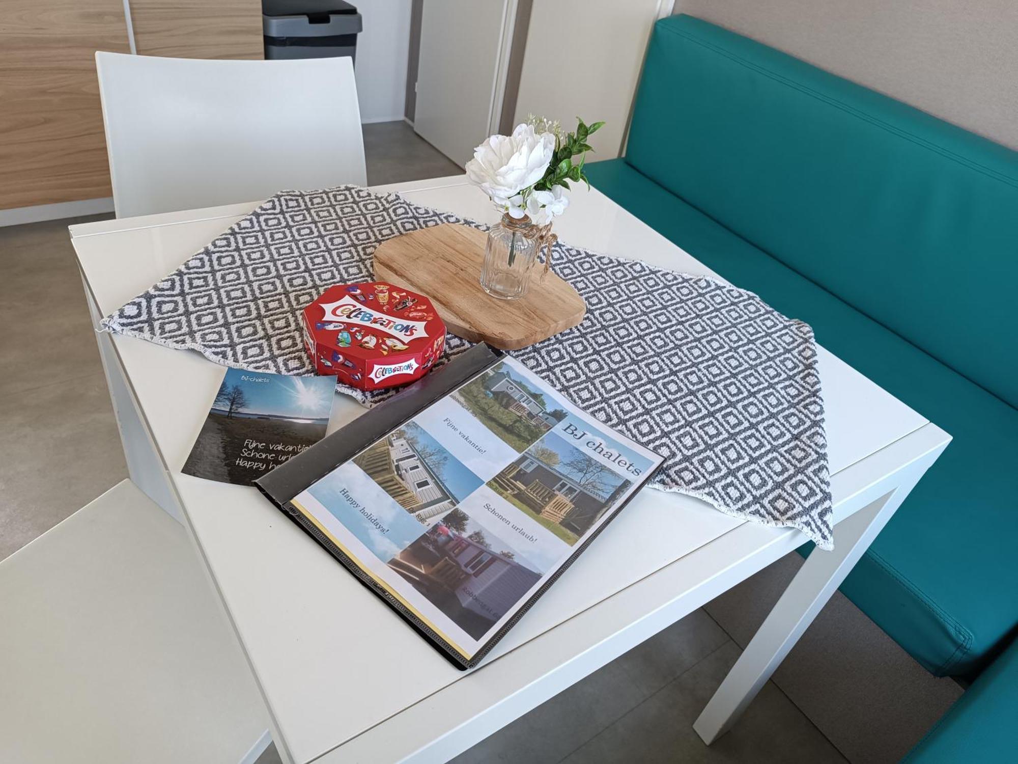 Bj Chalets: Cozy Family-Friendly Chalet at Lauwersoog Holiday Park Exterior photo