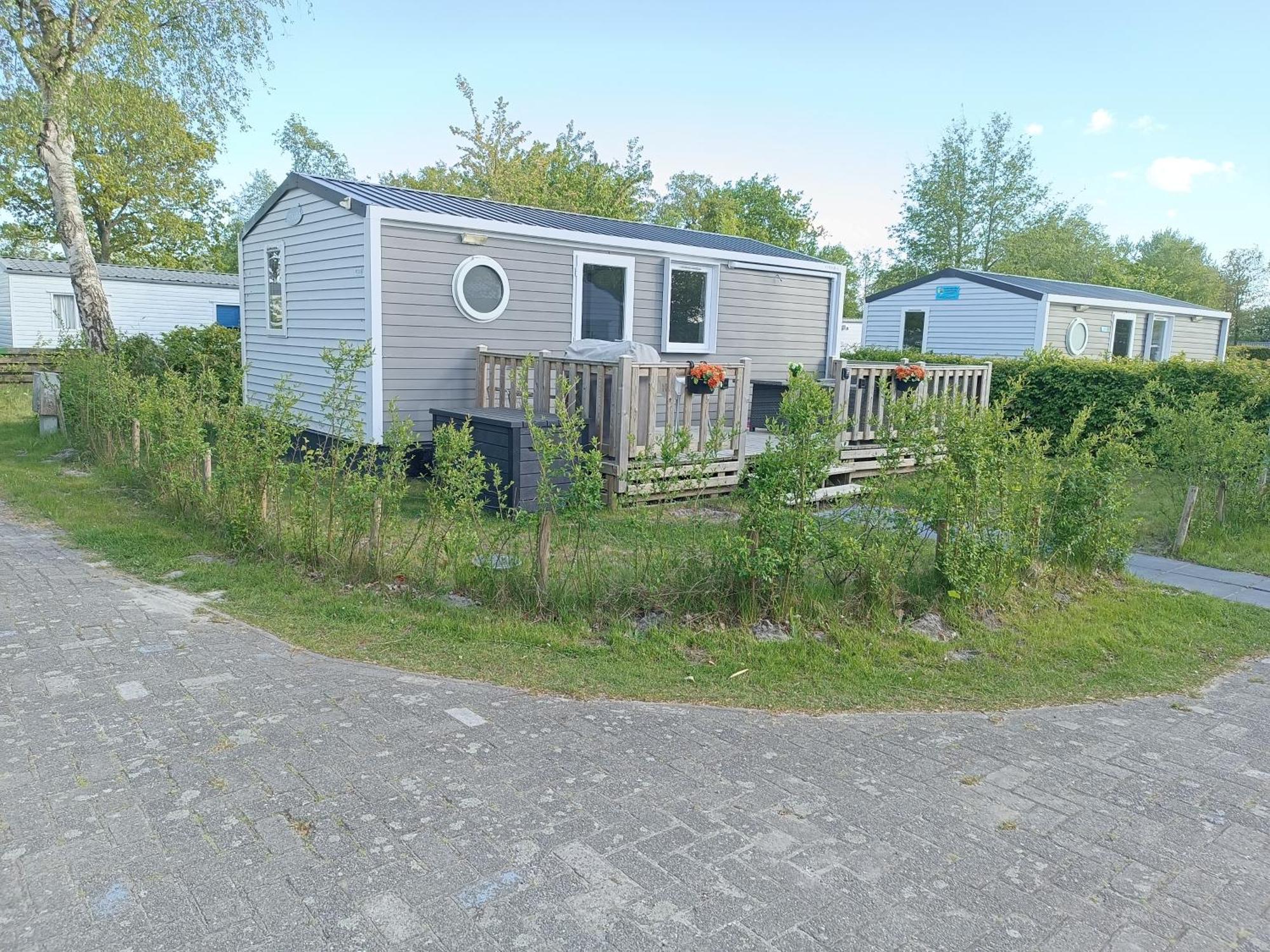 Bj Chalets: Cozy Family-Friendly Chalet at Lauwersoog Holiday Park Exterior photo